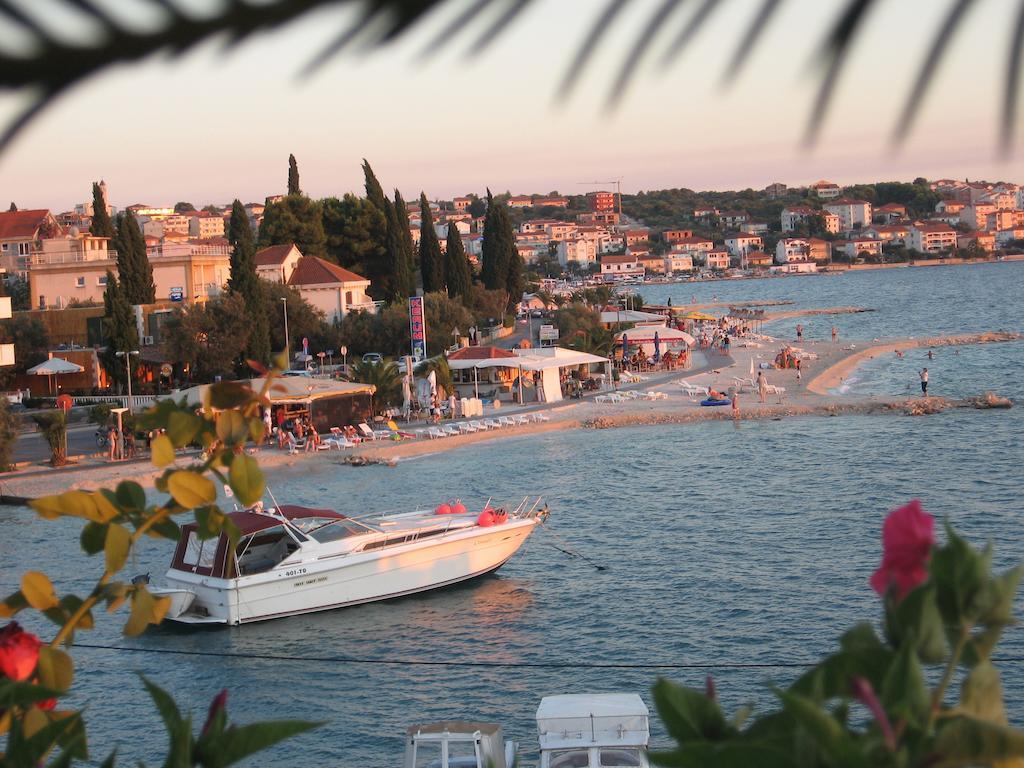Apartments Villa Alfa Trogir Exteriör bild